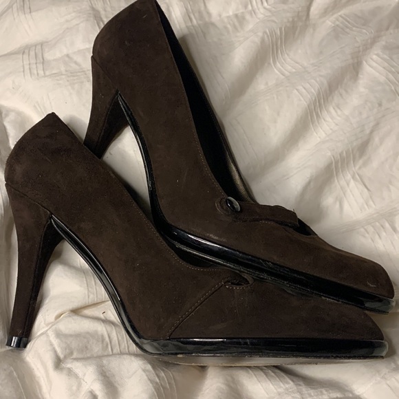 Stuart Weitzman Chocolate Suede Pumps - Picture 4 of 7